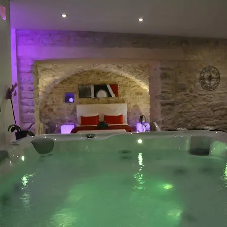 Les Nuits Envoutees Bed & Breakfast Vezenobres