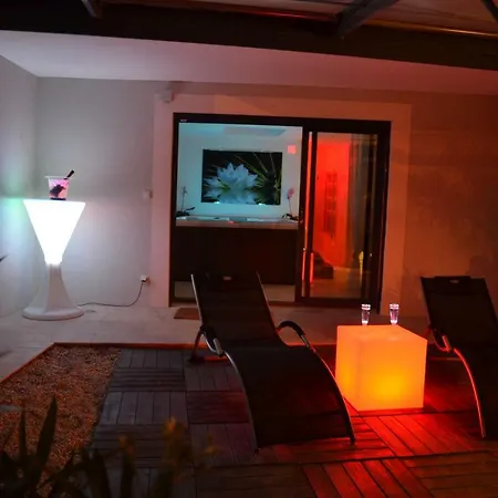 Bed & Breakfast Les Nuits Envoutees *