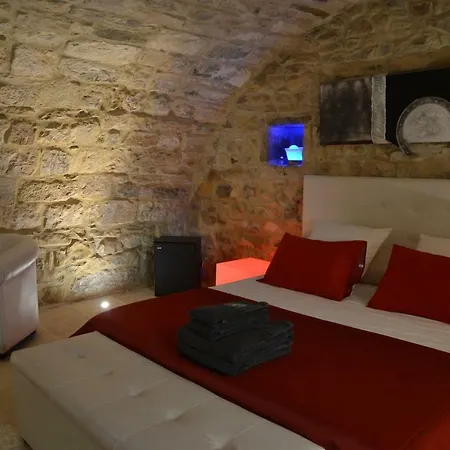 Les Nuits Envoutees Bed & Breakfast Vezenobres